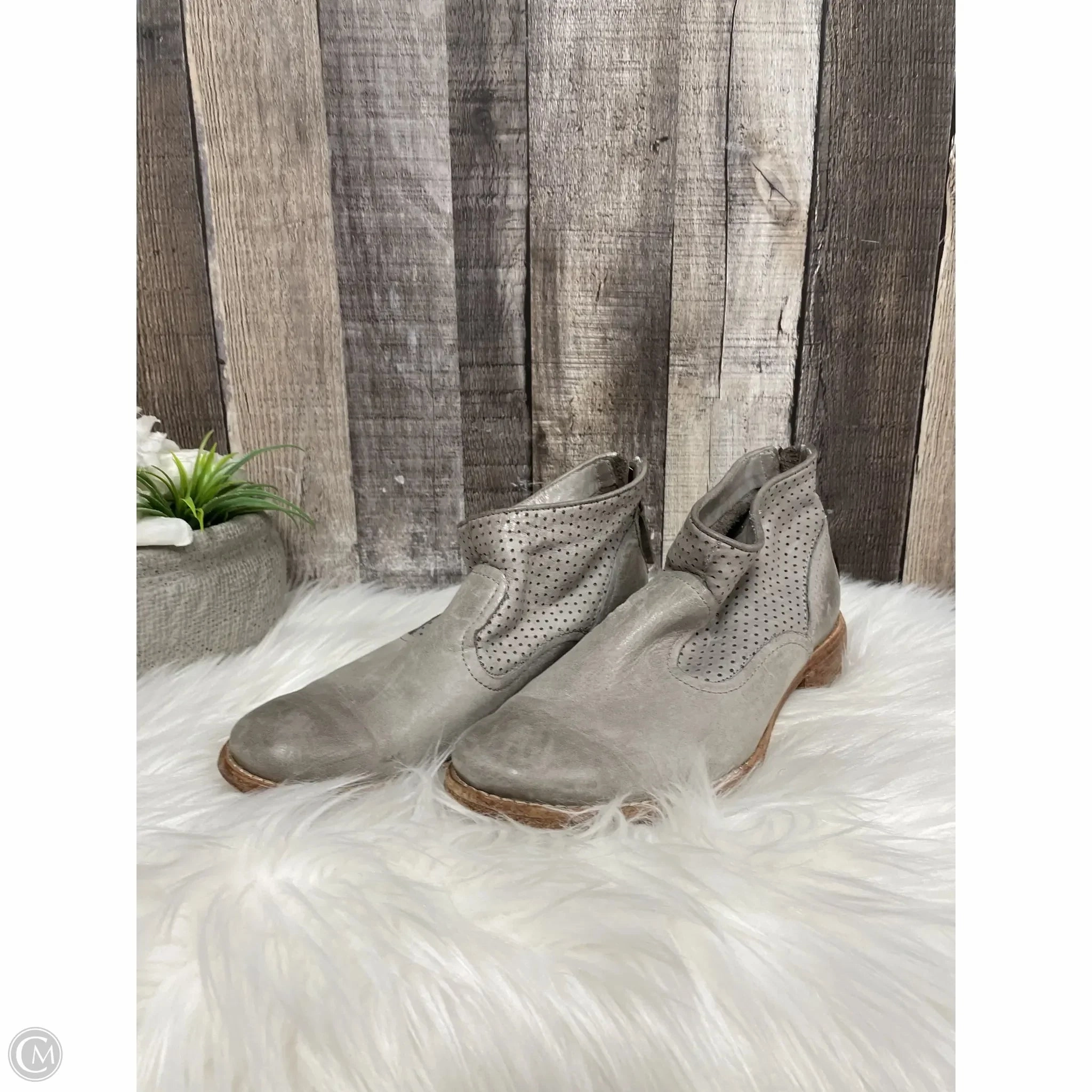 Boots Ankle Flats By Johnston & Murphy In Taupe, Size: 6.5