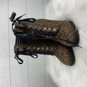 Boots Ankle Heels By Clothes Mentor In Animal Print, Size: 10