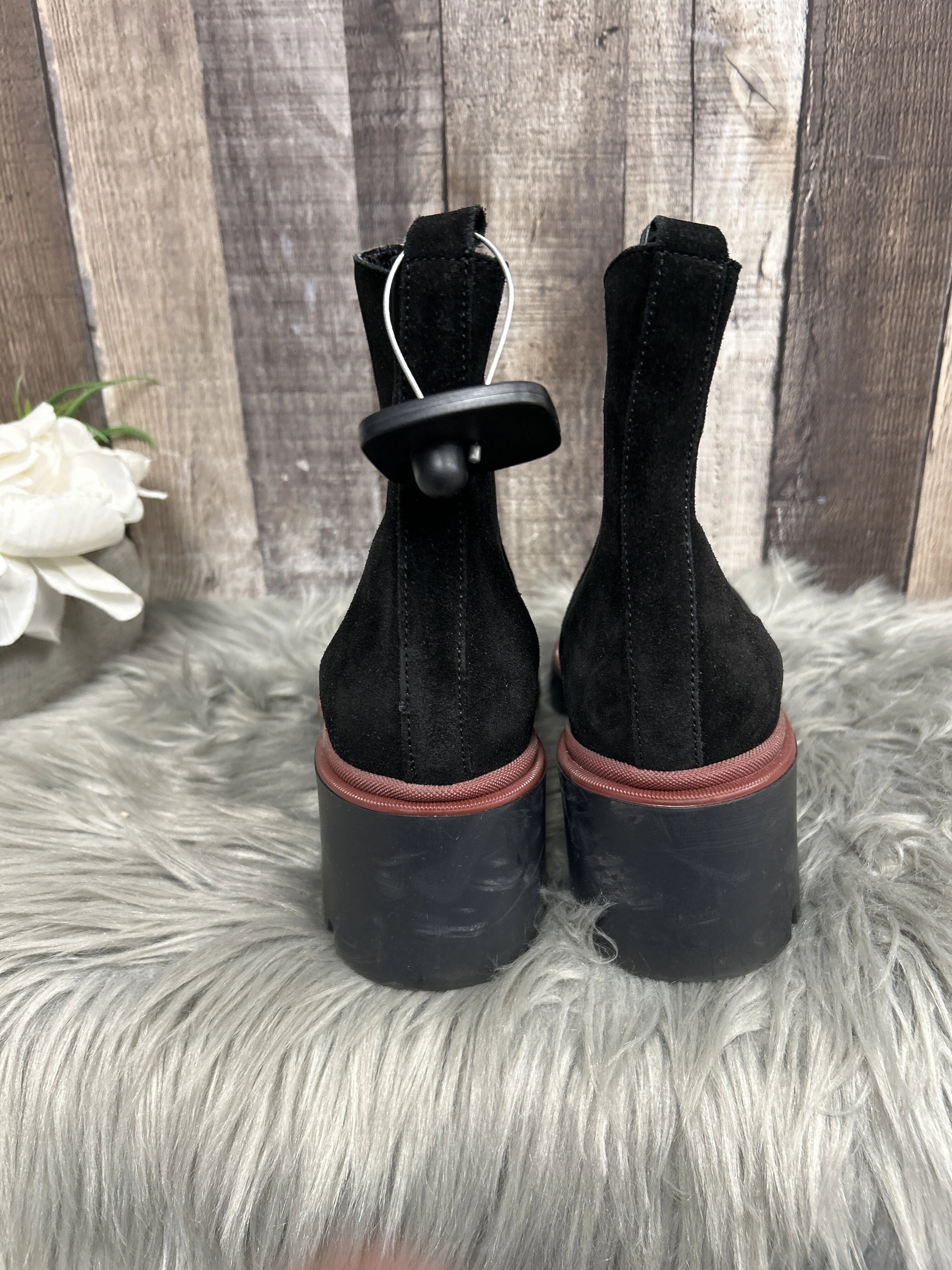 Boots Ankle Heels By Cme  Size: 9