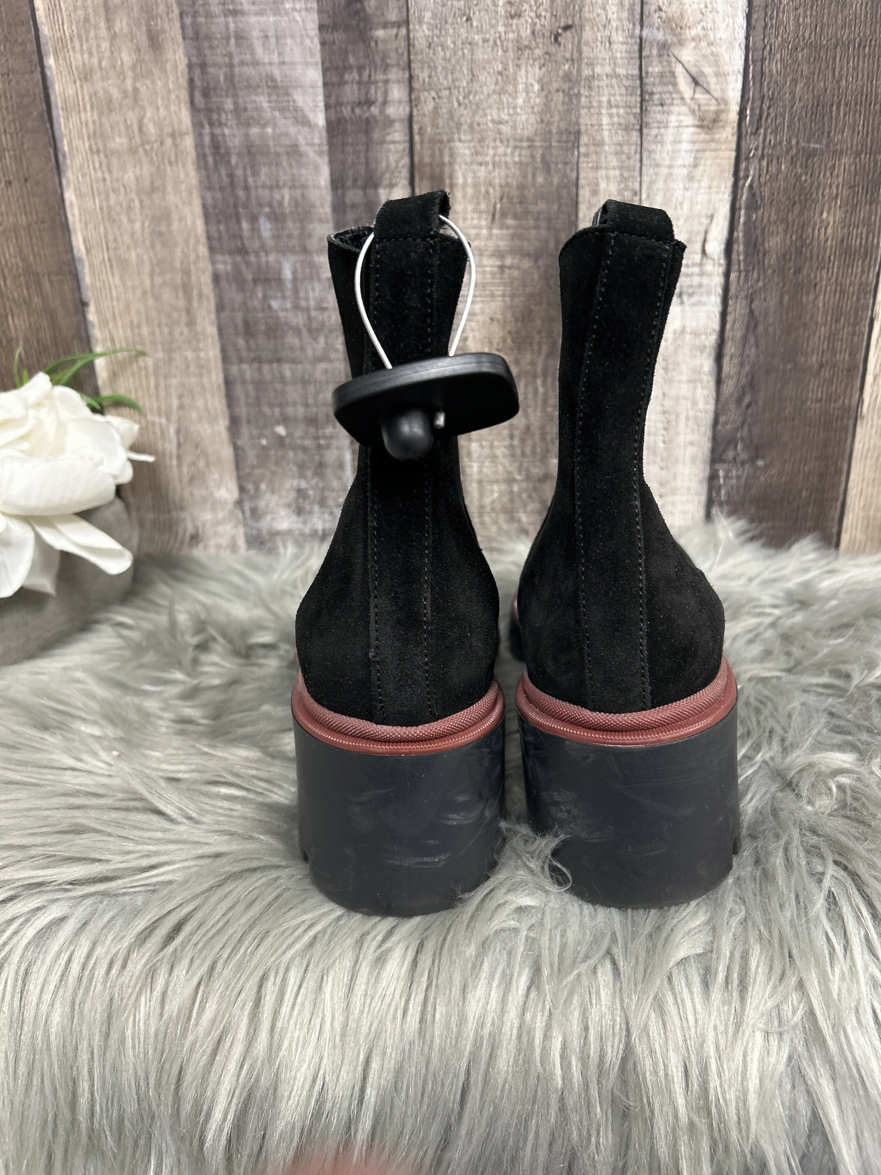 Boots Ankle Heels By Cme  Size: 9