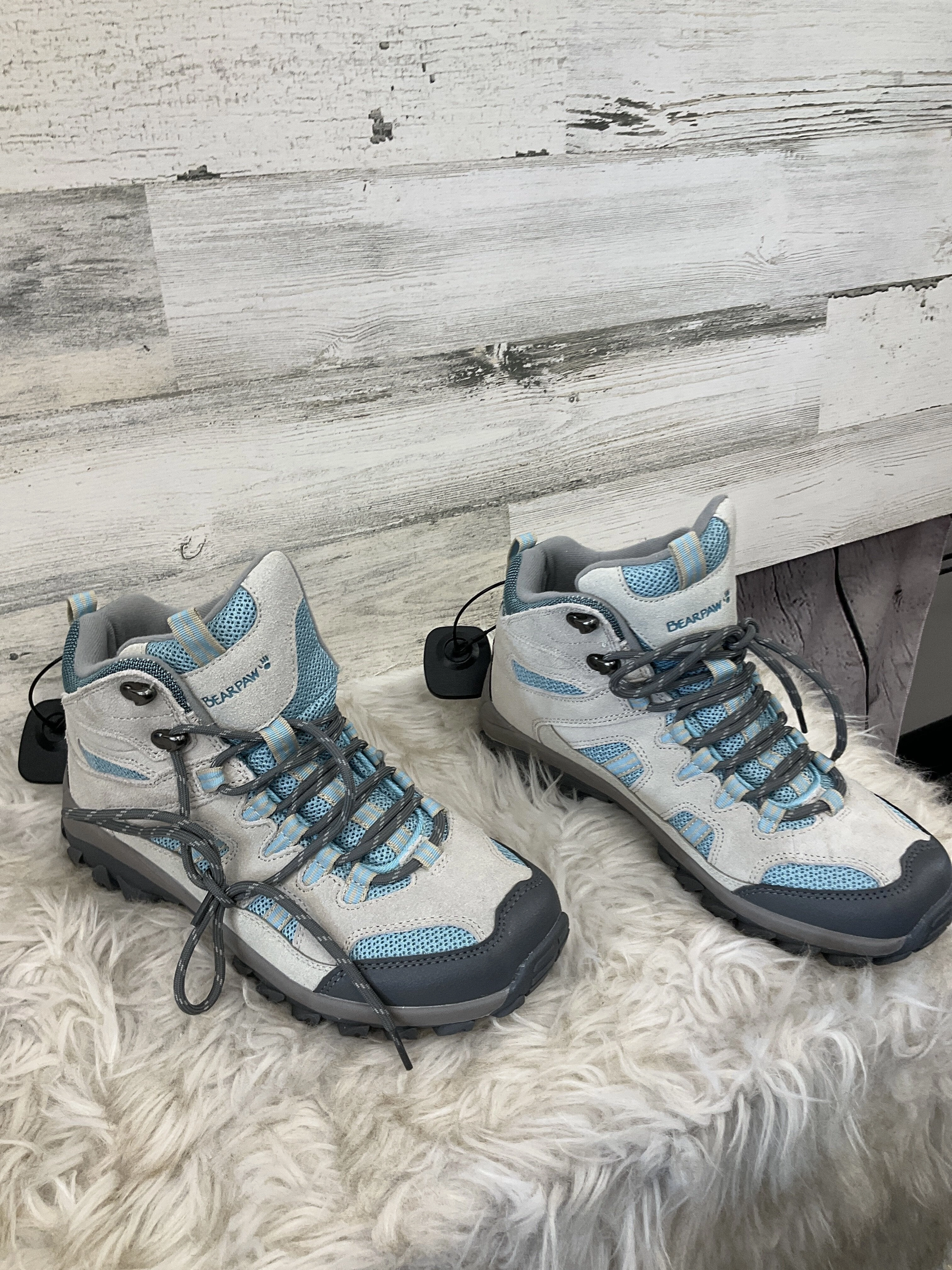 Boots Hiking By Bearpaw  Size: 8.5