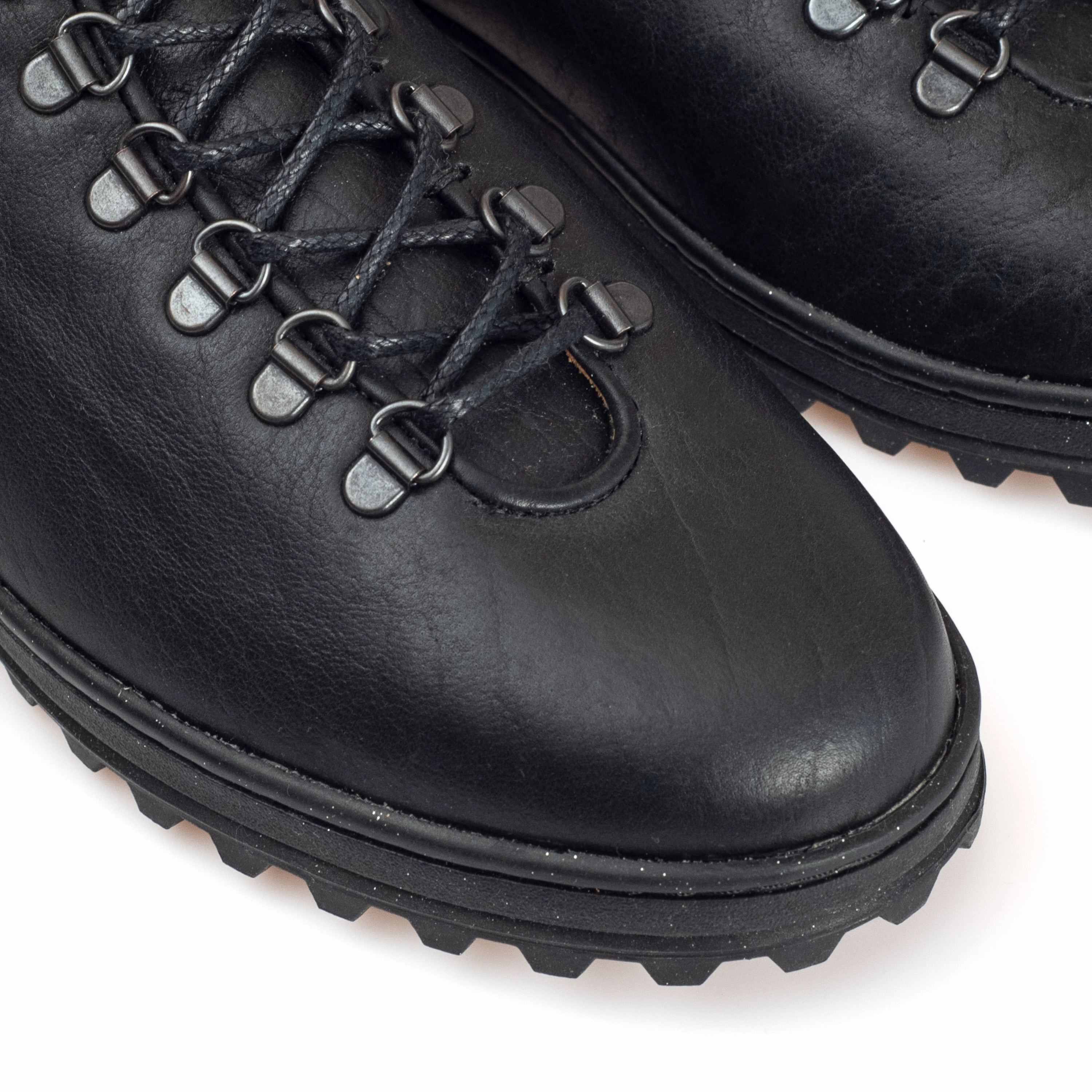Everdon 'Rambler' Wholecut Mid - Black Horween Buffalo