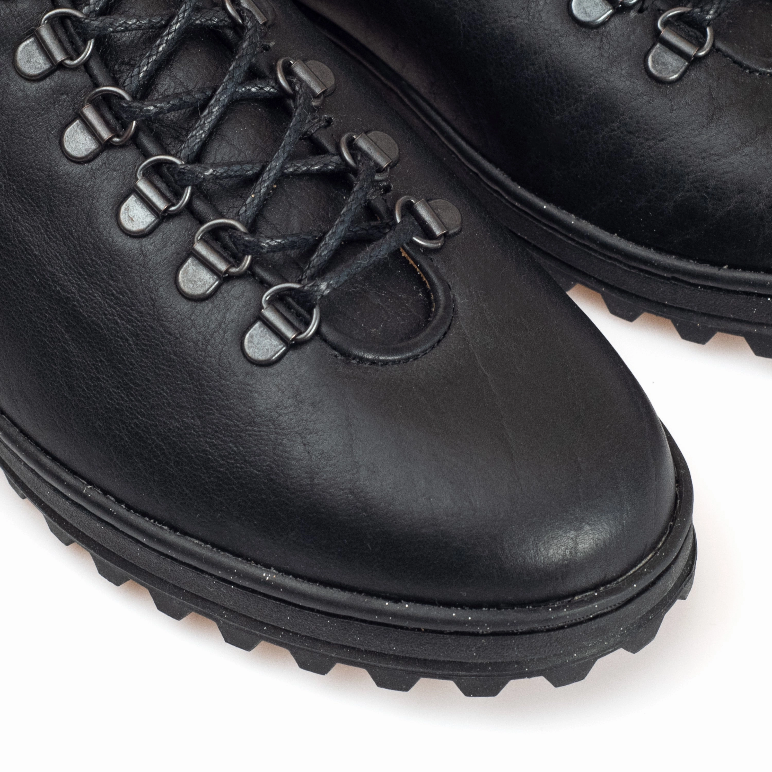 Everdon 'Rambler' Wholecut Mid - Black Horween Buffalo