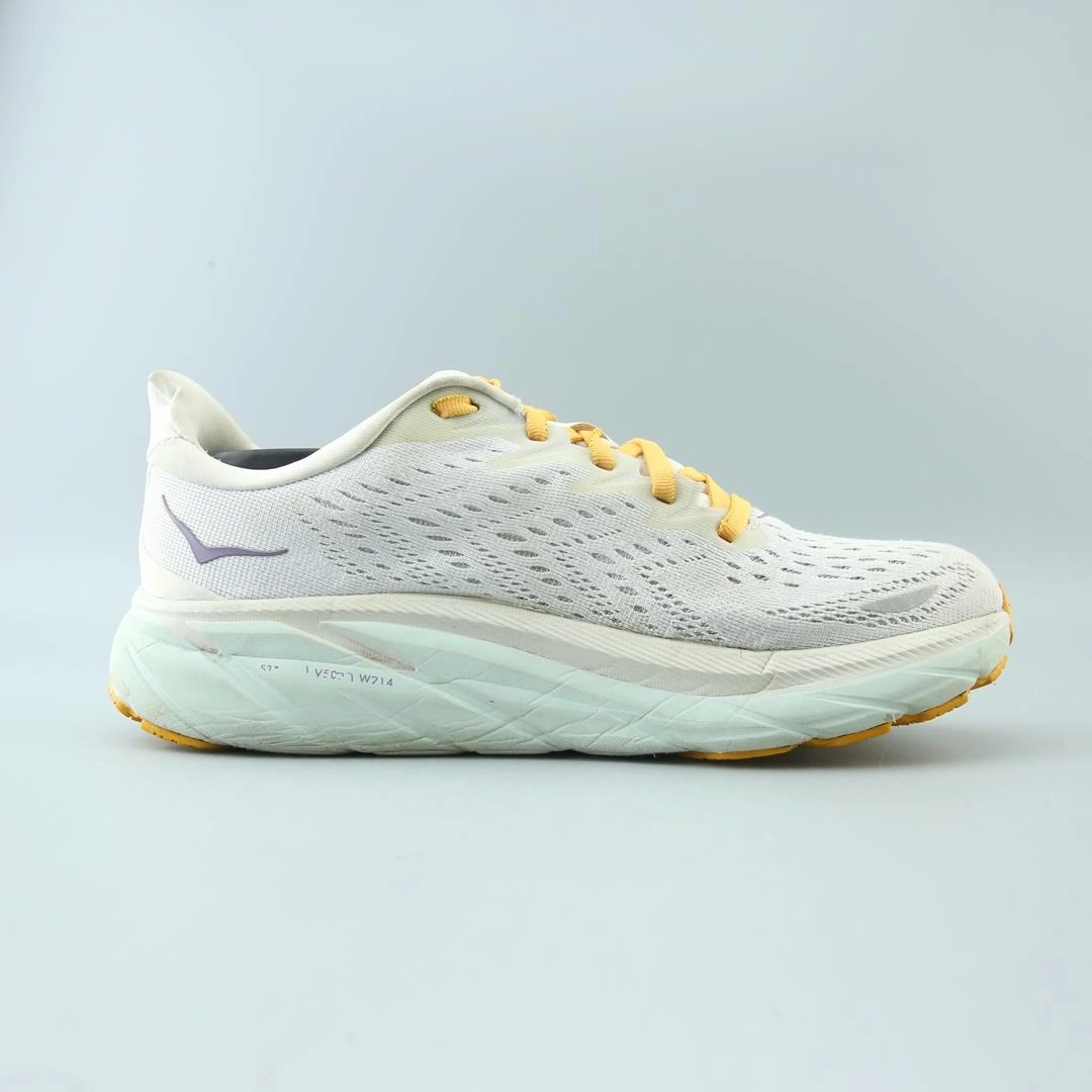 HOKA ONE ONE CLIFTON 8