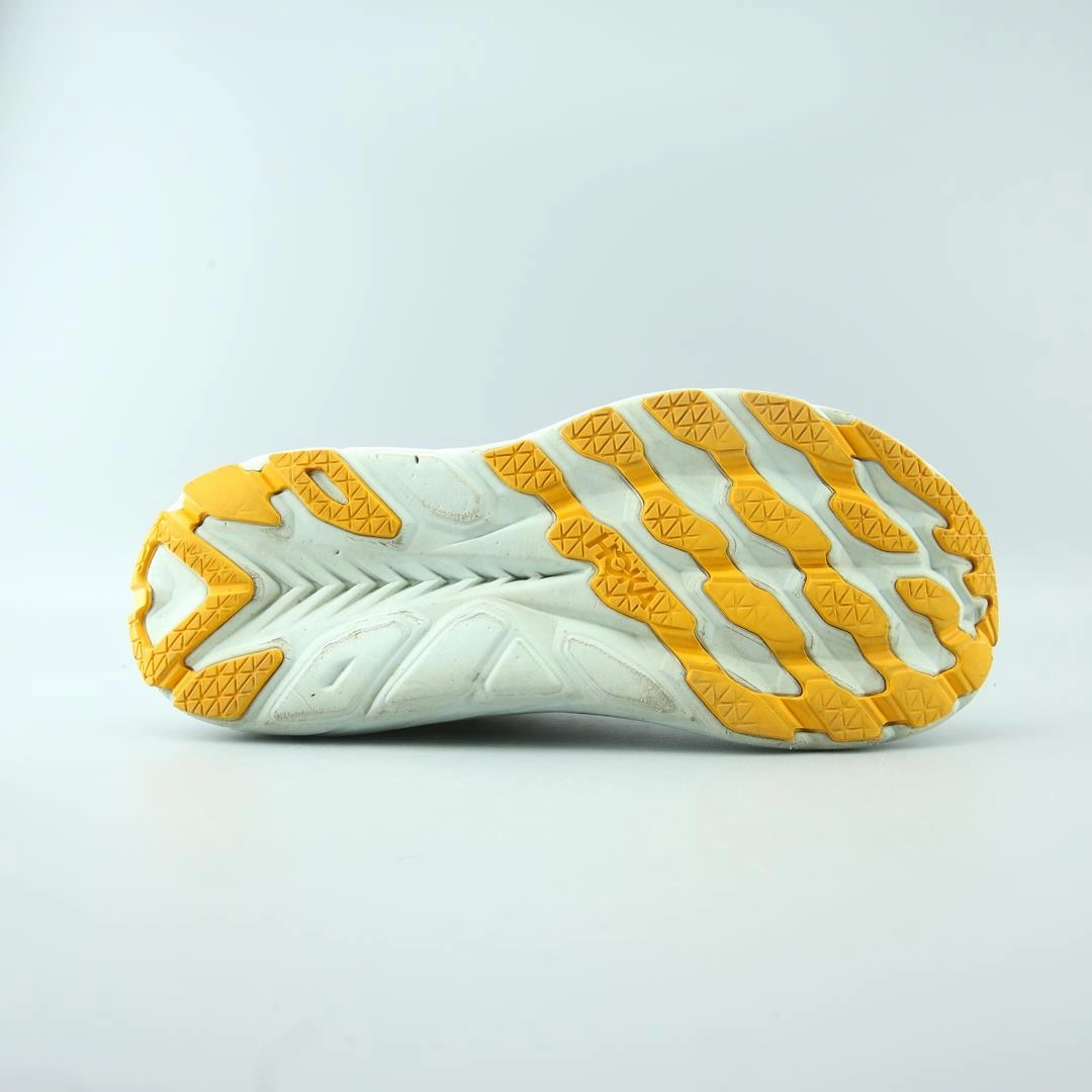 HOKA ONE ONE CLIFTON 8