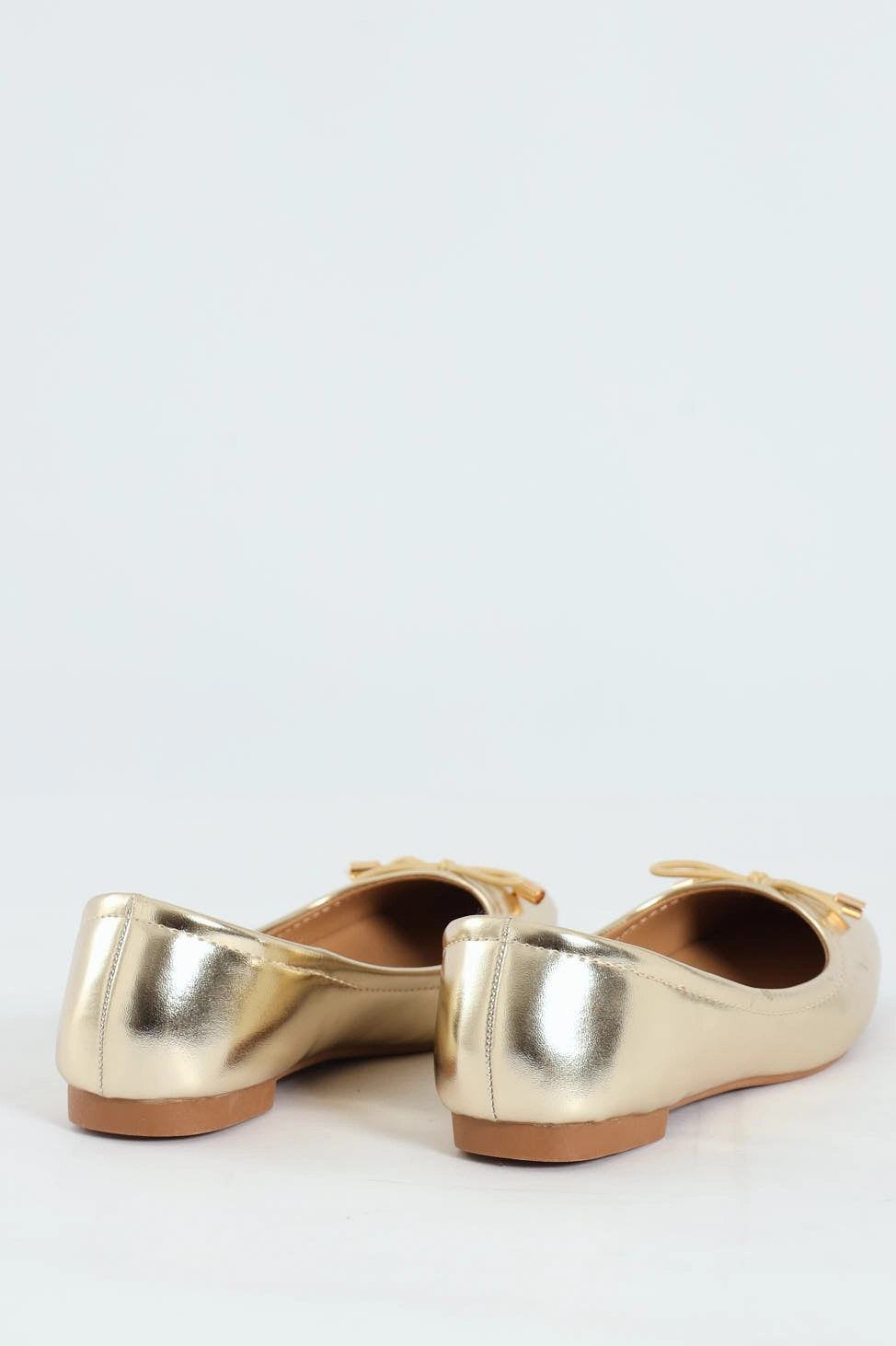 Metallic Pump With Bow - Gold