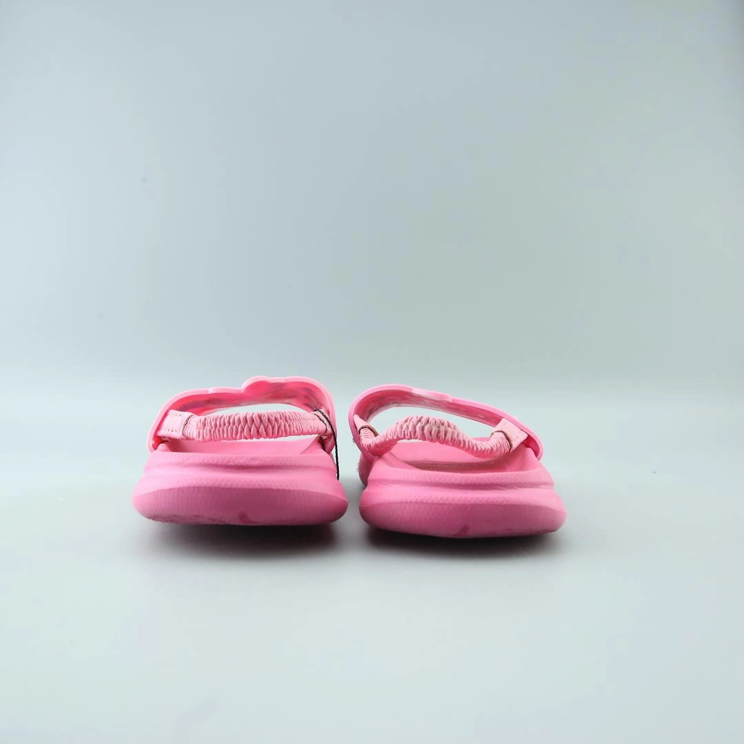MINNIE MOUSE .