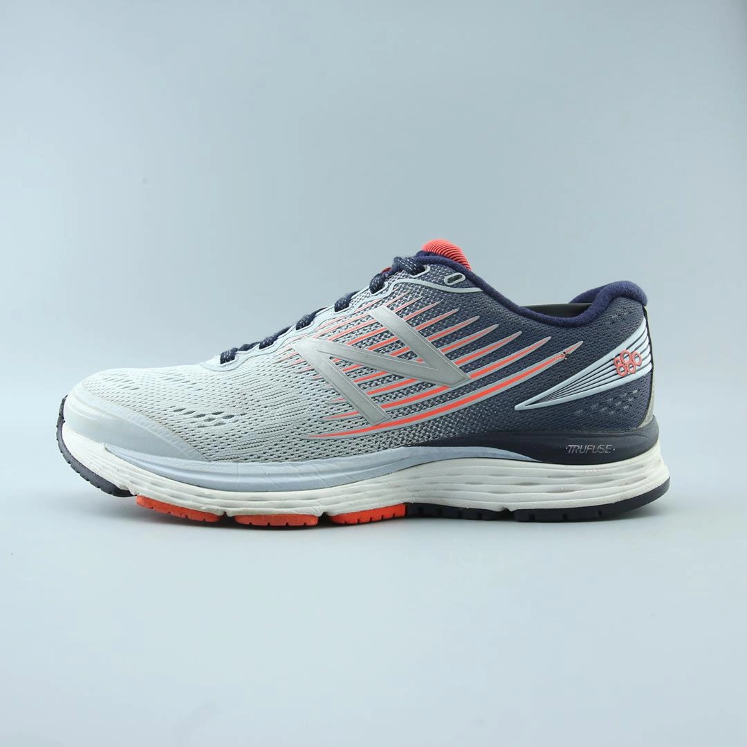 NEW BALANCE 880V8