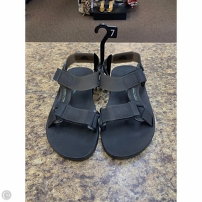 Shoes Flats By Cmf In Black, Size: 7
