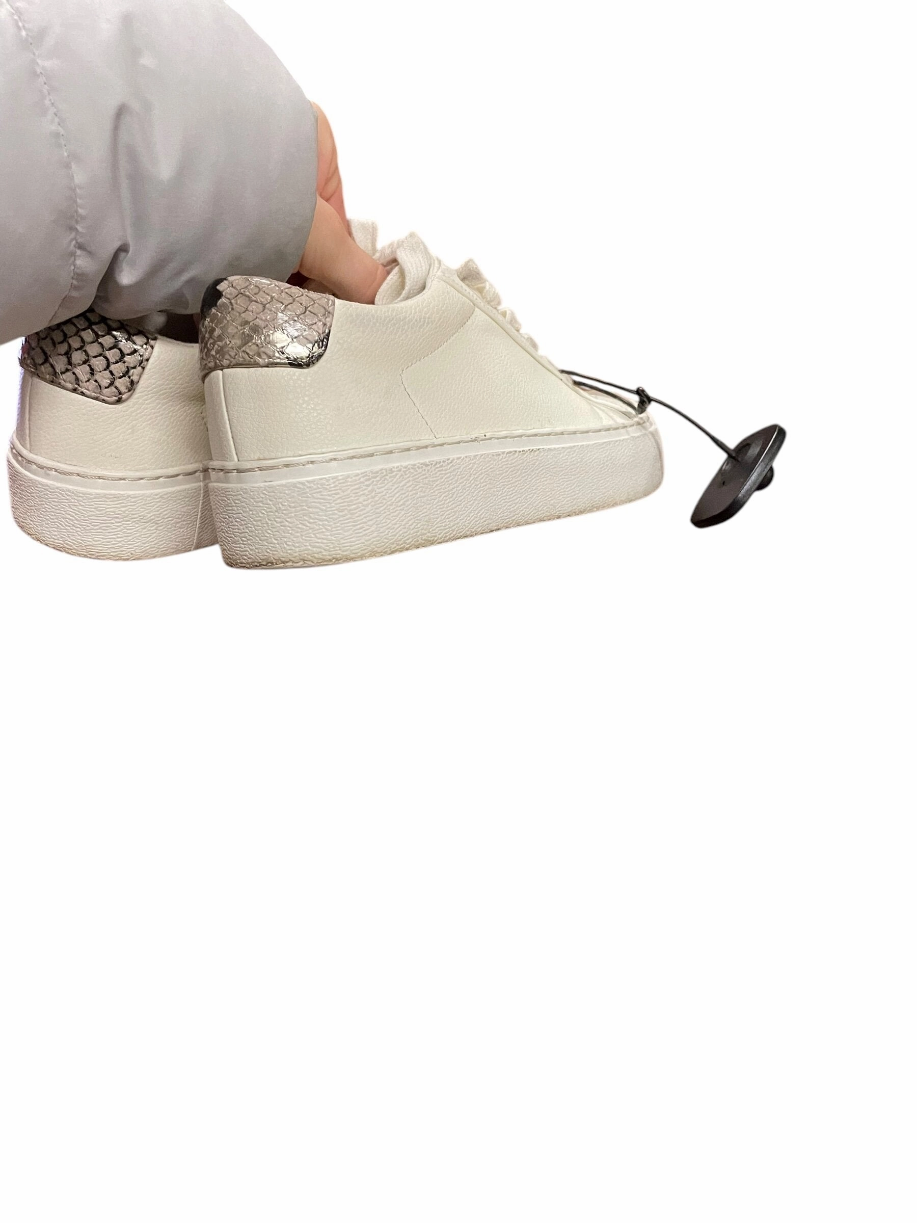 Shoes Sneakers By Express  Size: 7