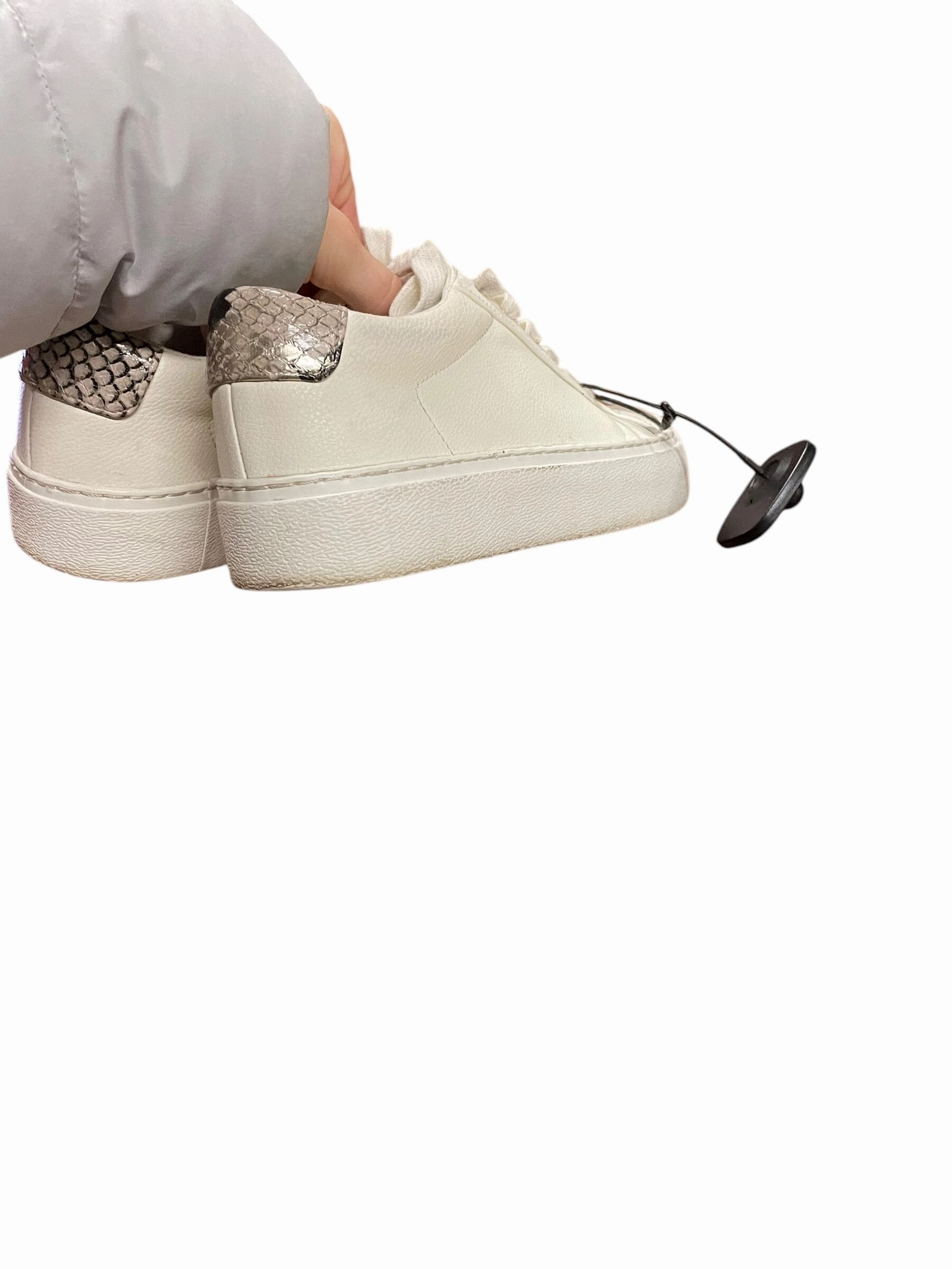 Shoes Sneakers By Express  Size: 7